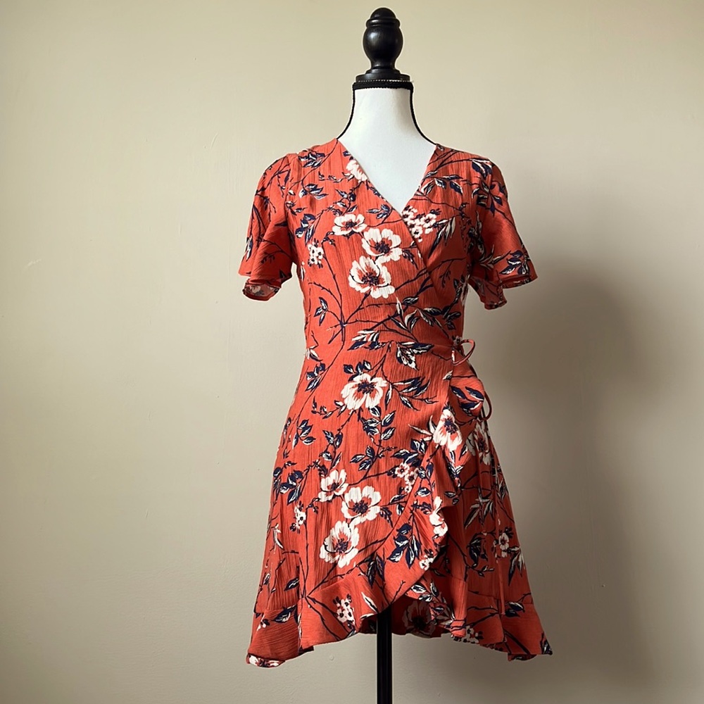 Paul Mark play Suit